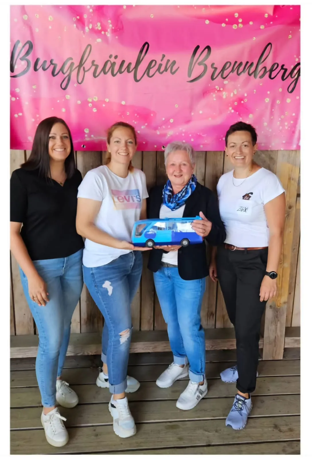 The organizing team of the Burgfräulein bazaar in Brennberg
